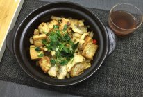 金针菇鲈鱼豆腐煲的做法