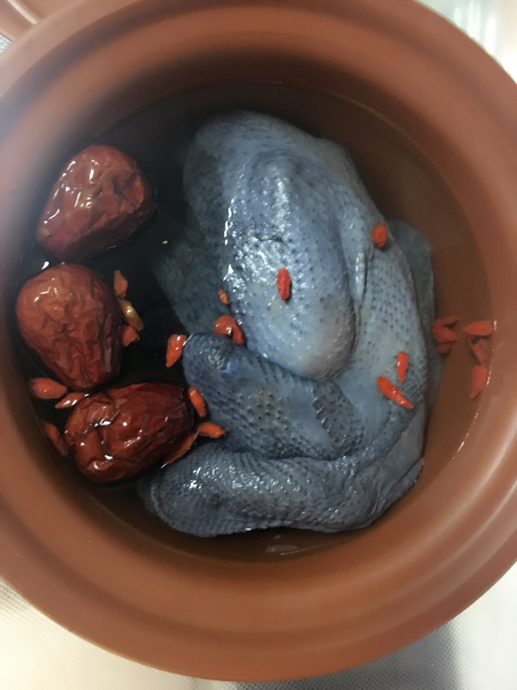 养生乌鸡汤的做法