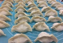 小胖酸菜水饺的做法