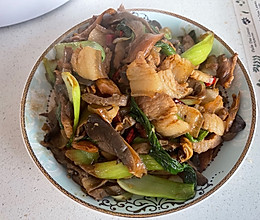 蘑菇青菜炒肉的做法