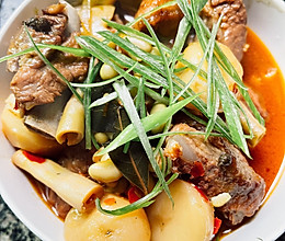 土豆笋子青豆烧排骨的做法