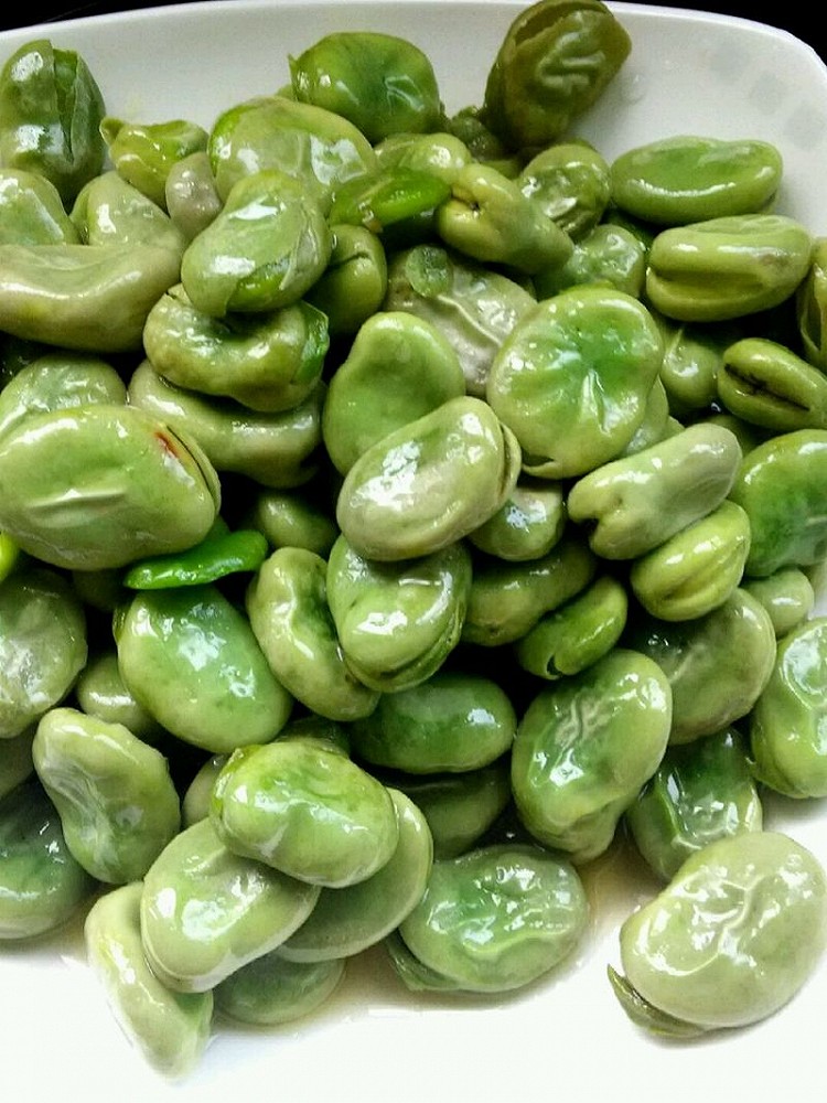 油焖蚕豆的做法