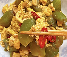 #晒出你的中秋团圆饭#丝瓜炒鸡蛋，秋季好菜品！的做法