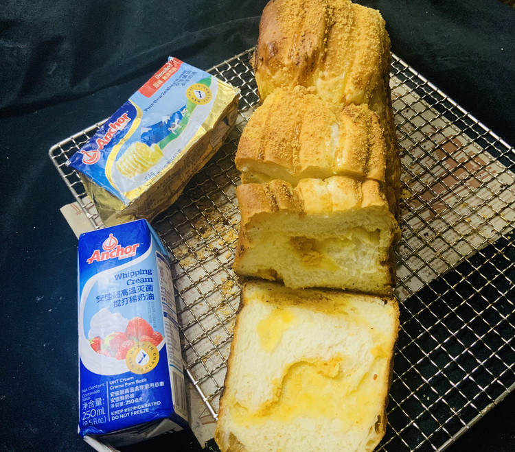 咸蛋黄吐司的做法