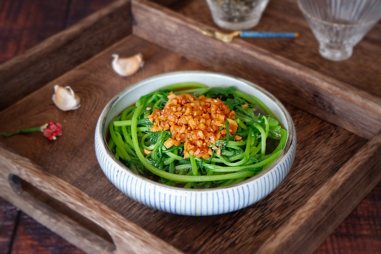 白灼茼蒿的做法