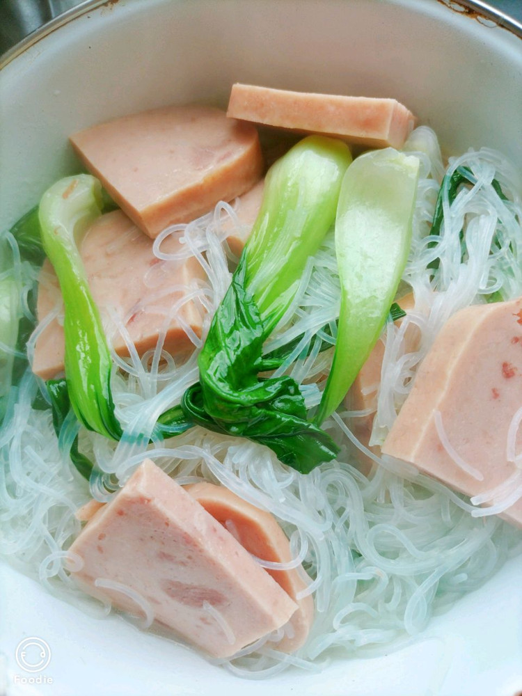 瓢儿白粉丝午餐肉汤的做法