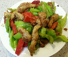 青红椒炒肉的做法