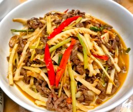 超级下饭的——笋炒牛肉丝的做法