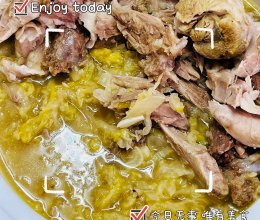 东北酸菜炖拆骨肉的做法