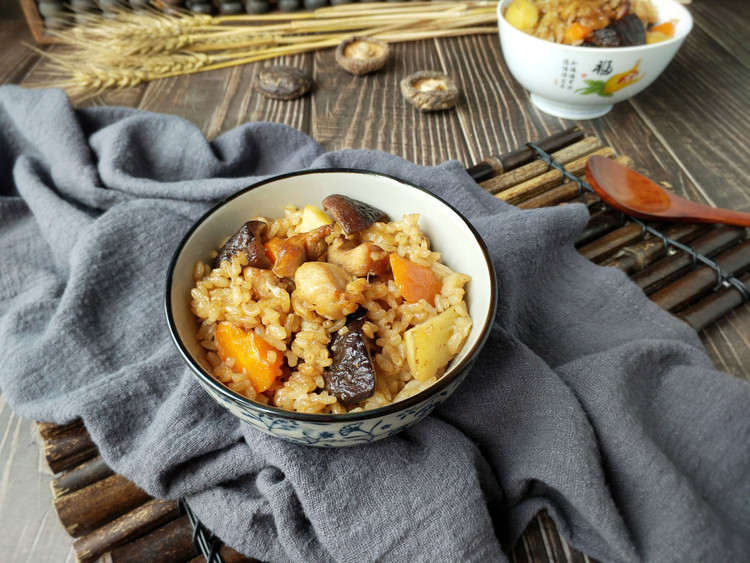 香菇鸡肉焖饭—超好吃的懒人饭的做法