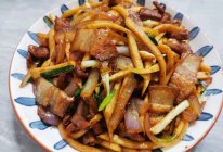 五花肉炒茭白的做法