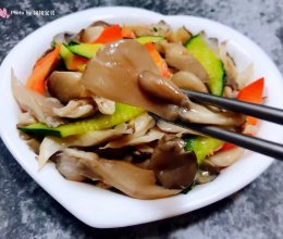 #刘畊宏女孩减脂饮食#黄瓜胡萝卜炒平菇的做法