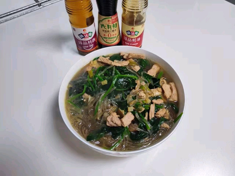 猪肉菠菜炖粉条的做法