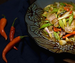 青蒜炒腊肉#金龙鱼外婆乡小榨菜籽油，我要上春碗。的做法