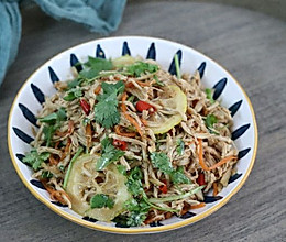 柠檬鸡丝，夏日减脂餐，好吃不怕胖的做法