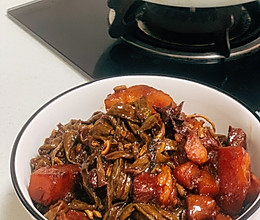 不加一滴水的豆角土豆烧牛肉咸菜的做法