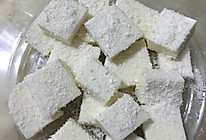 椰丝牛奶小方块的做法