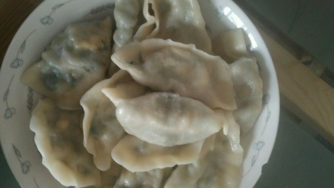 荠菜鸡蛋水饺的做法