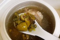 #流感季饮食攻略#青橄榄石斛排骨汤的做法