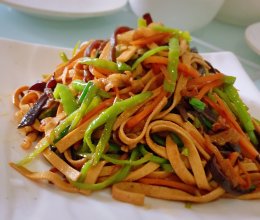 尖椒豆腐皮的做法