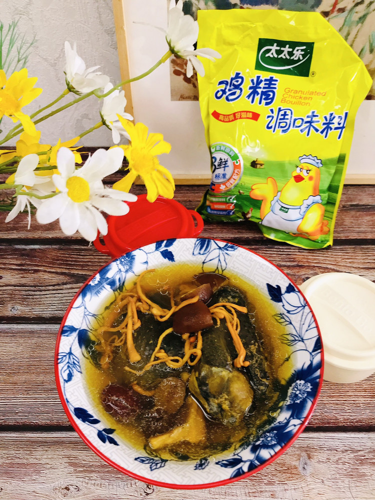 菌菇炖鸡的做法