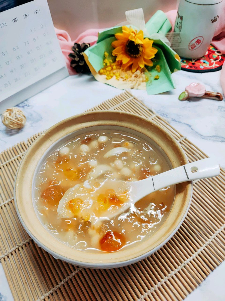 一碗滋阴润肺甜羹的做法