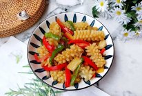 #精致一人食#双椒炒鱿鱼花的做法