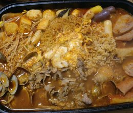 秒杀韩餐店的泡菜肥牛部队火锅的做法