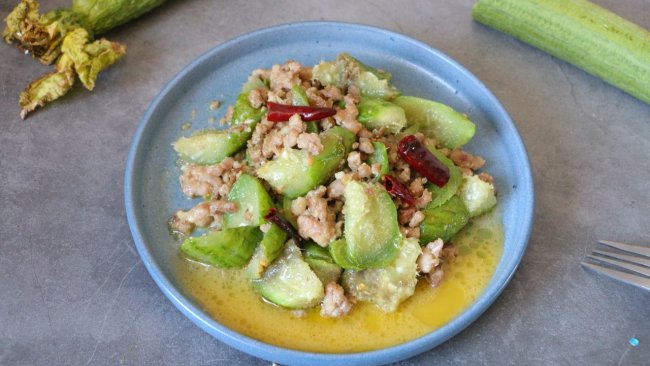 瘦身必备的丝瓜肉沫的做法