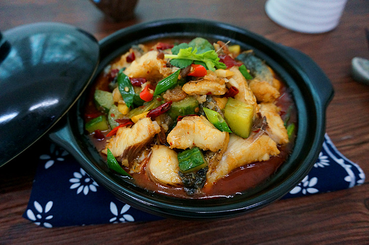香辣砂锅鱼的做法