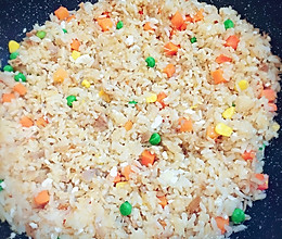 鸡松松咸鸭蛋大炒饭的做法