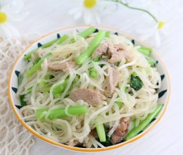 #我心中的冬日限定#萝卜丝炒肉片，冬日必吃开胃菜的做法