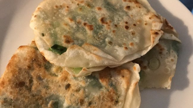 云团皮葱油饼的做法