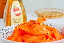 夏日清爽小凉菜胡萝卜宽面#豪吉藤椒油真香来袭#的做法