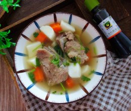 #肉食主义# 简单好做又营养，驱寒暖胃的猪骨山药胡萝卜汤。的做法