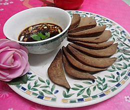 #夏日消暑，非它莫属#五香猪肝的做法