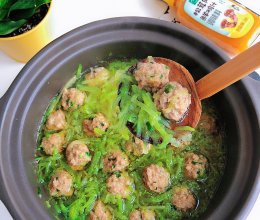 #让每餐蔬菜都营养美味#冬季进补-鲜肉丸子萝卜汤的做法