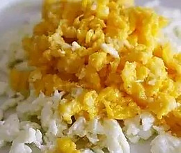 塞螃蟹(用鸡蛋给孩子做出螃蟹味)的做法