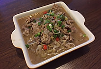 金针菇酸汤肥牛的做法