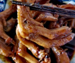 香辣卤鸭掌的做法