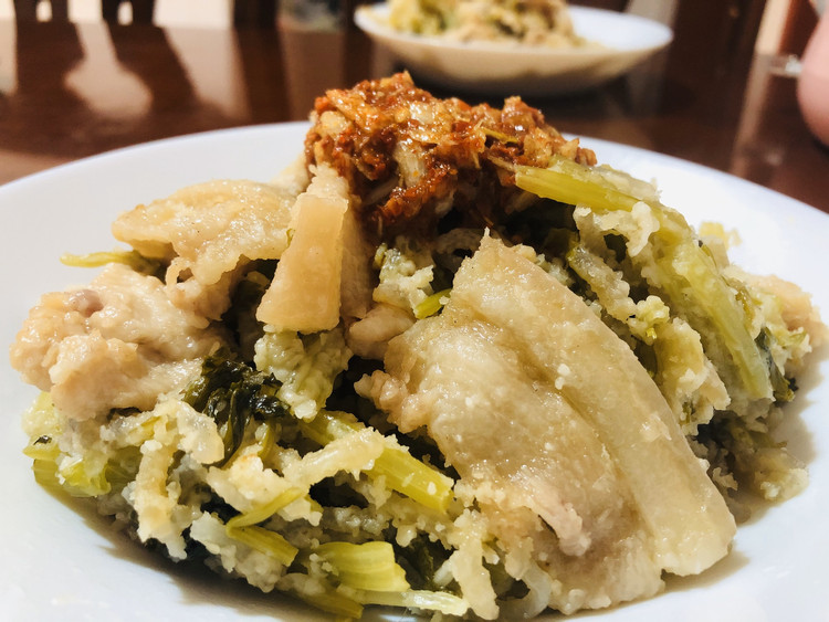 芹菜粉条猪肉蒸拌菜的做法