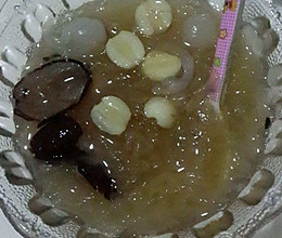 红枣银耳莲子汤的做法
