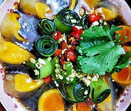 凉拌黄瓜皮蛋的做法