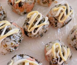 #中小学生做饭指南#海苔金枪鱼饭团的做法