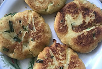 葱香土豆饼 又是一个快手菜 好吃又简单的做法