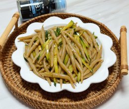 凉拌黄瓜莜面鱼鱼的做法
