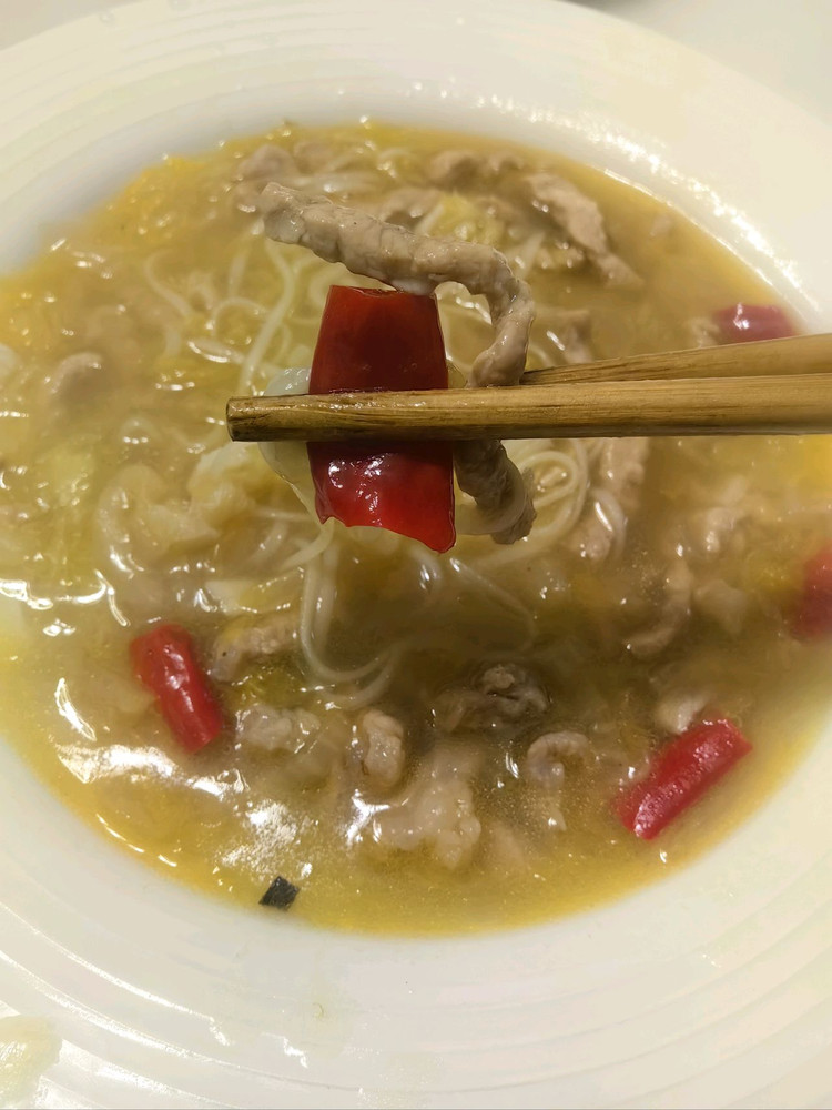 酸菜肉丝面的做法
