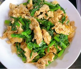 #我的夏日味道vlog#巨简单茼蒿炒鸡蛋的做法