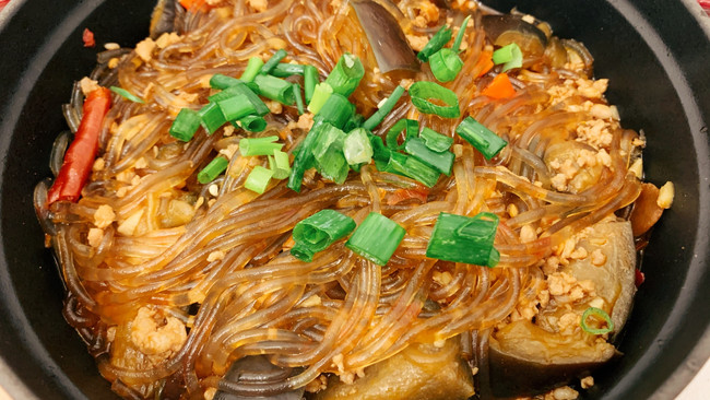 可以去摆摊的茄子肉末粉丝煲的做法