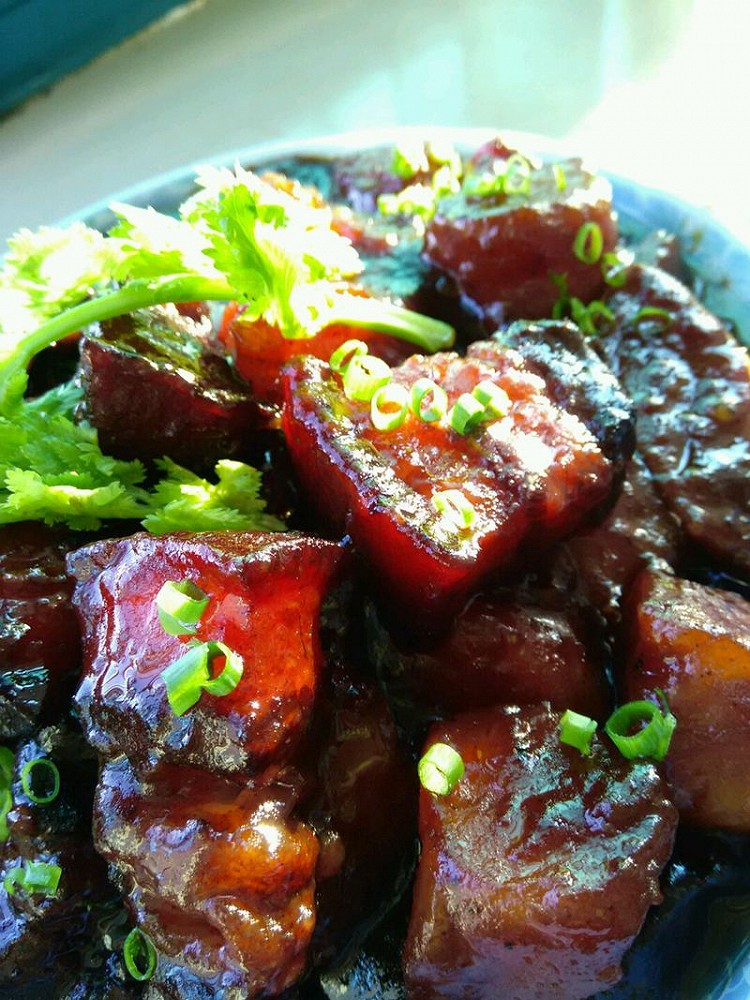 一眼就会爱上的红绕肉的做法